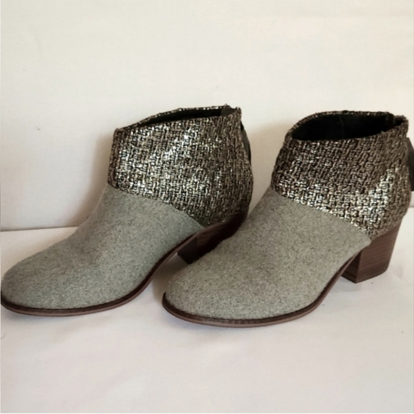 Toms Shoes - Toms Leila gmFray Felt Shine Boucle Bootie womens size 7